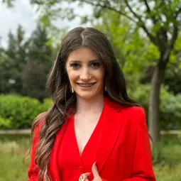 Derya Çalık Kimdir